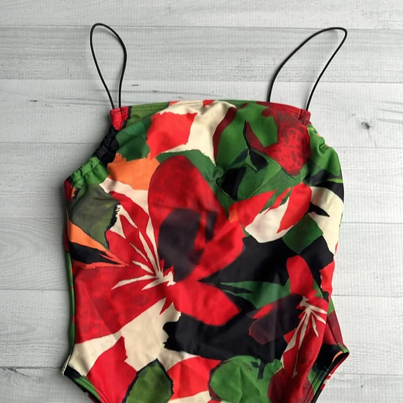 PrettyLittleThing Floral Print One Piece Swimsuit US 2 - Picture 5 of 11